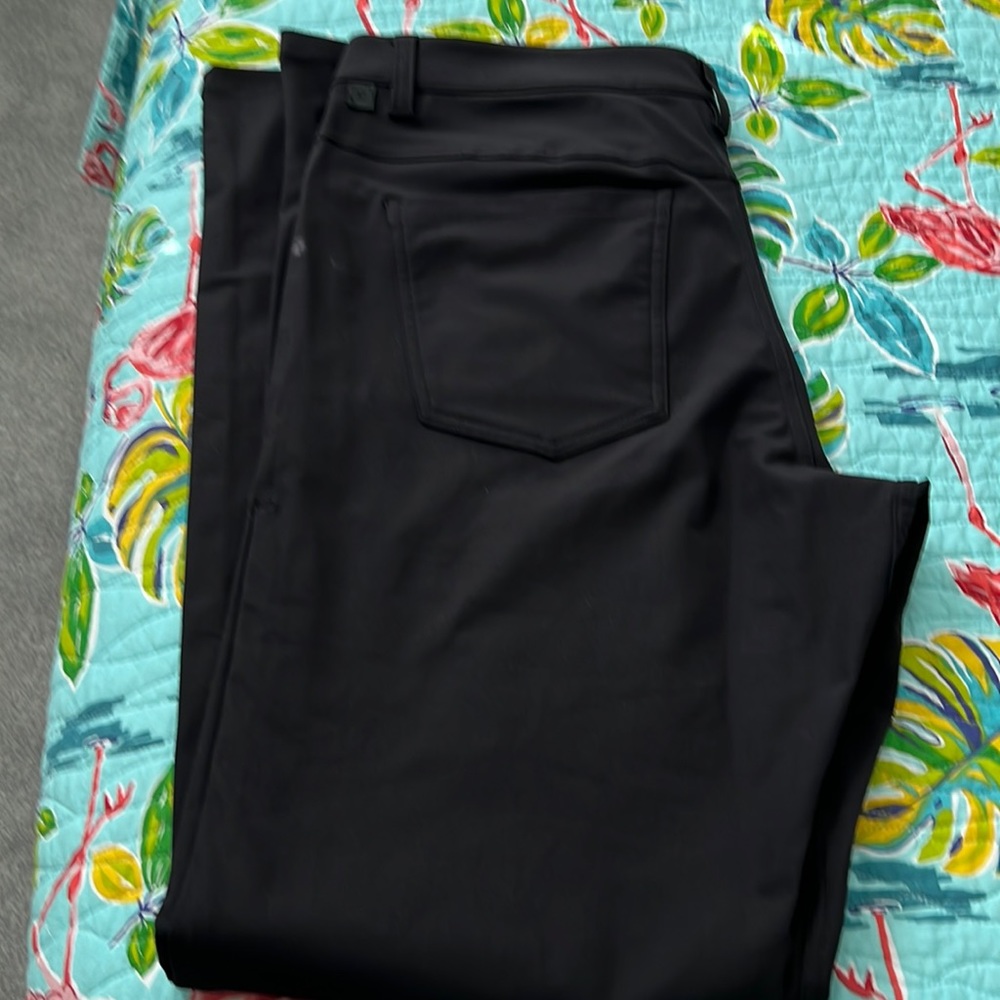 Lululemon ABC pants 33 waist 32 L